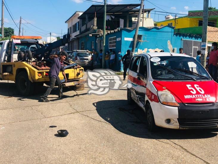 Tres personas salen lesionadas por choque en Minatitlán