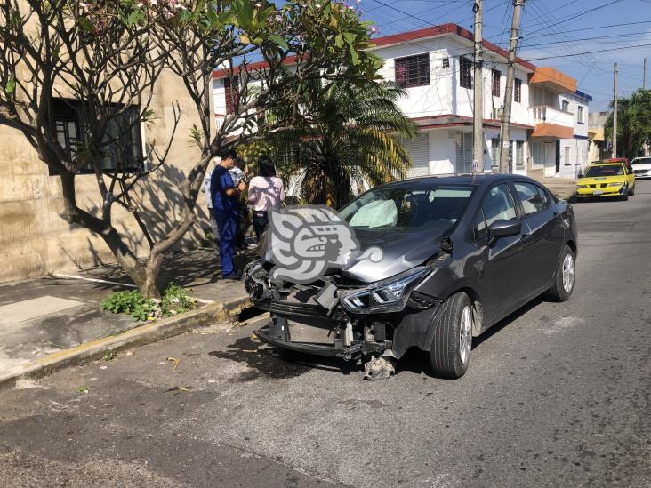 Aparatoso accidente en fraccionamiento Reforma