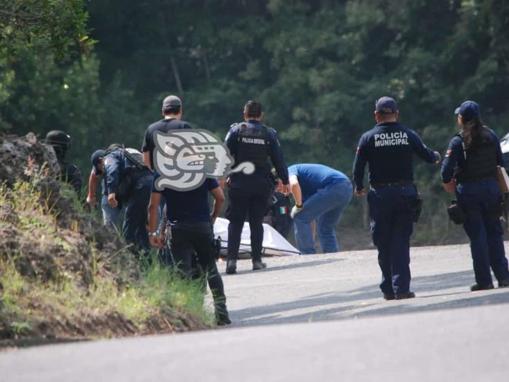 Encajuelado y en un barranco, hallan cuerpo de familiar de ex titular de SSP