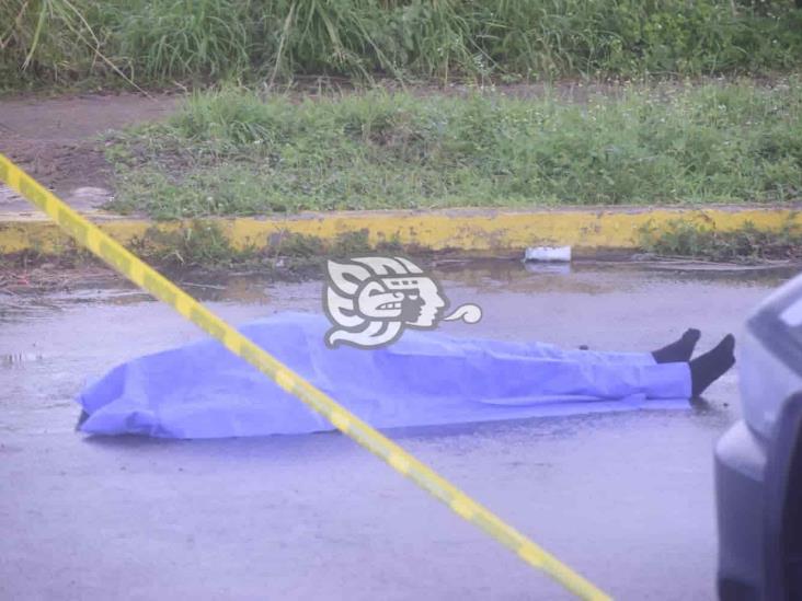 Vuelca vehículo y muere mujer en la Boca del Río - Antón Lizardo