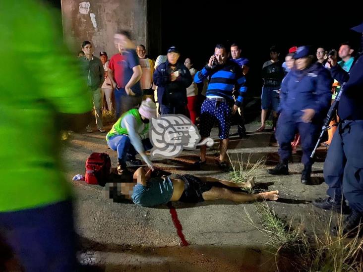 Hombre cae del puente de Alvarado tras derrapar con su motocicleta