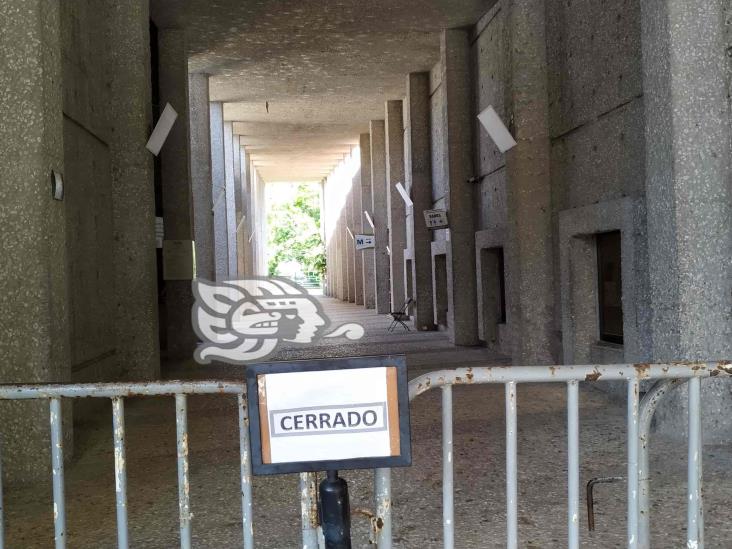 Turistas, molestos ante acceso cerrado en zona arqueológica El Tajín