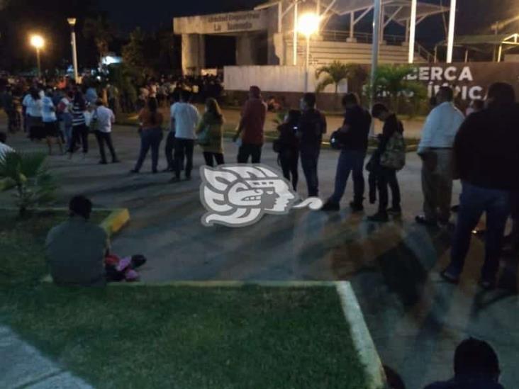 Maratónica vacunación a rezagados en Coatza; se extiende más de 16 horas