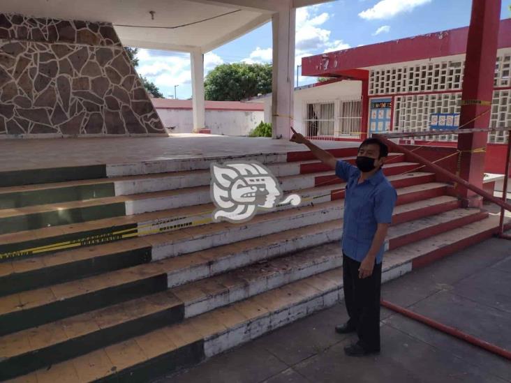 Alumnos de Veracruz regresan a clases con instalaciones deterioradas