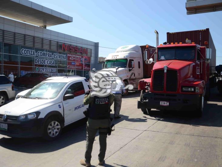 Aparatosa carambola de seis vehículos en la autopista Cardel-Veracruz