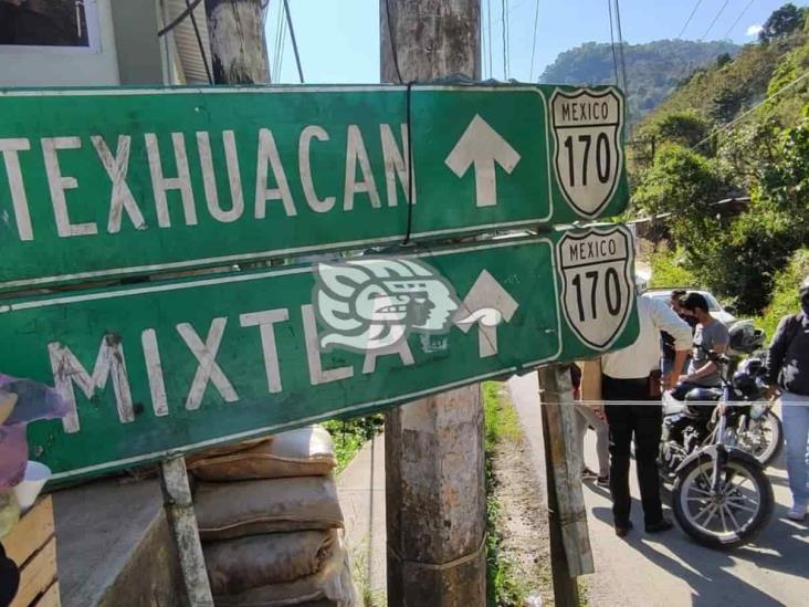 Habitantes de Zongolica, Mixtla y Texhuacan extienden bloqueo en la Orizaba-Zongolica