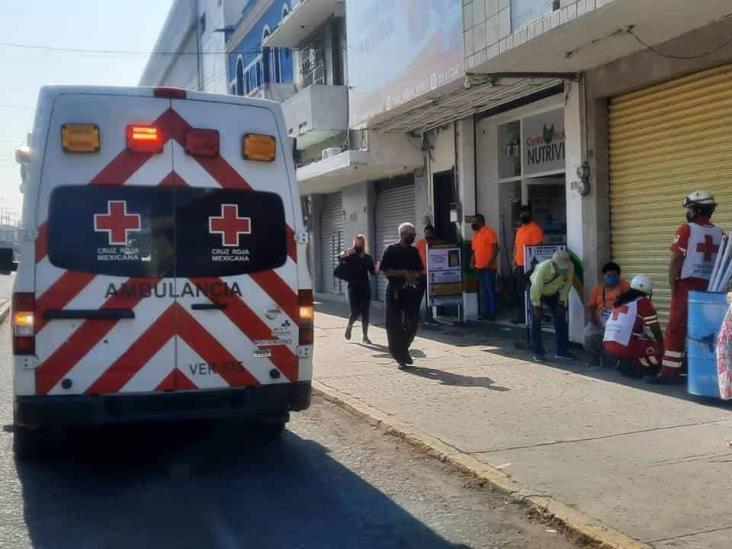 Taxista atropella a trabajadora de limpia pública y se da a la fuga en Veracruz