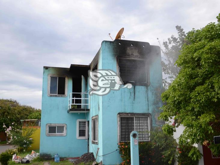 Se incendia vivienda en fraccionamiento Lagos de Puente Moreno