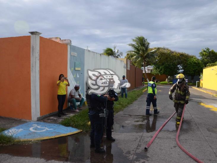 Se incendia vivienda en fraccionamiento Lagos de Puente Moreno