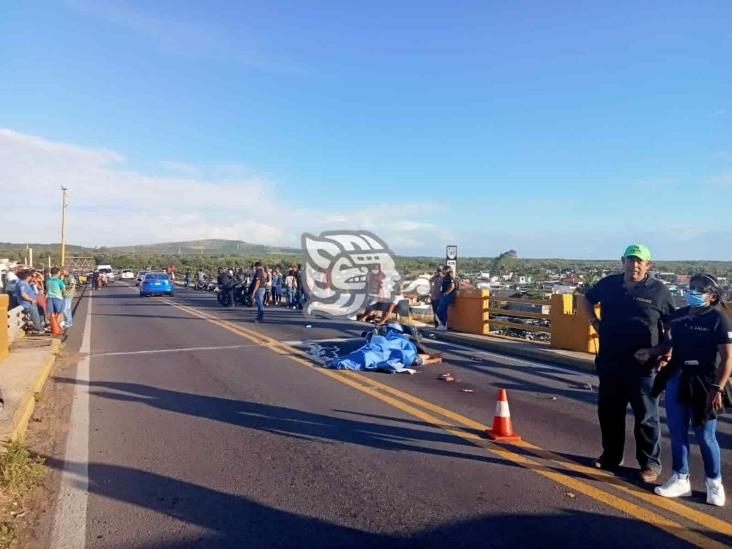 Muere motociclista en puente de Alvarado