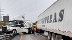 Accidente automovilístico dejó daños materiales y cierre parcial de la Córdoba-Puebla