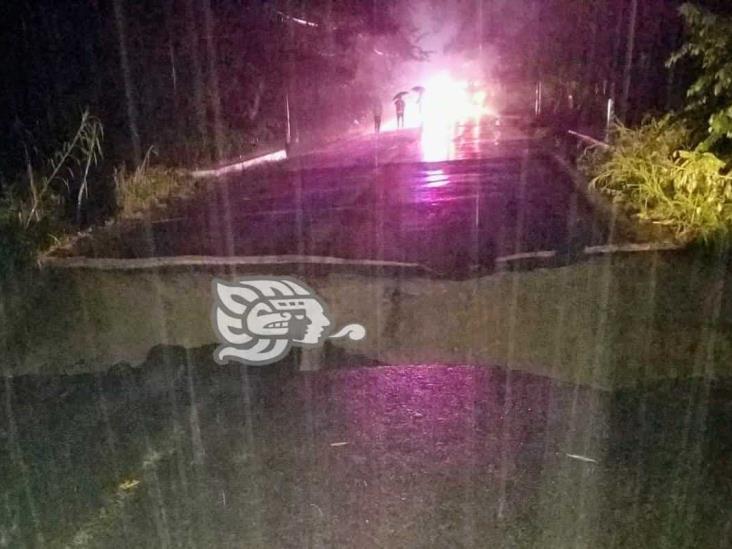 Intensa lluvia provocó caída de puente Arroyo Culebras en Misantla