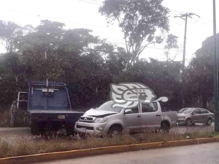 Lluvia provocó accidente automovilístico en bulevar Xalapa- Coatepec