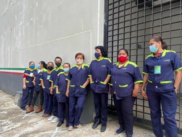 Soplar Nube tráfico Empresa foránea adeuda a personal de limpieza en Coatza