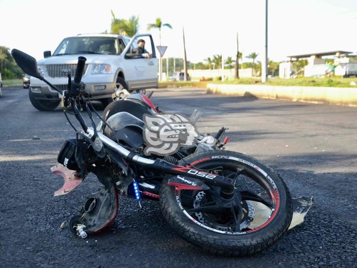 Choque entre motociclista y auto, deja un muerto en la Paso del Toro-Boca del Río