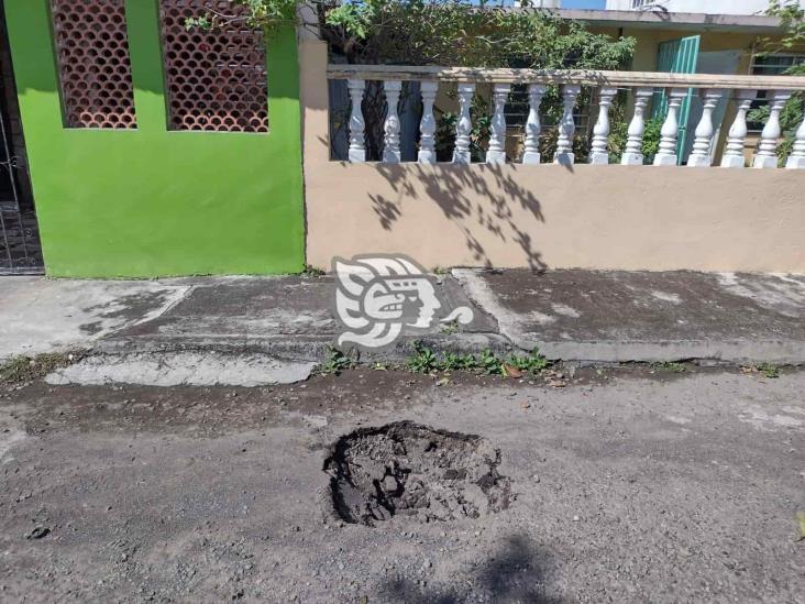 Preocupa a vecinos hundimiento en calles del Coyol