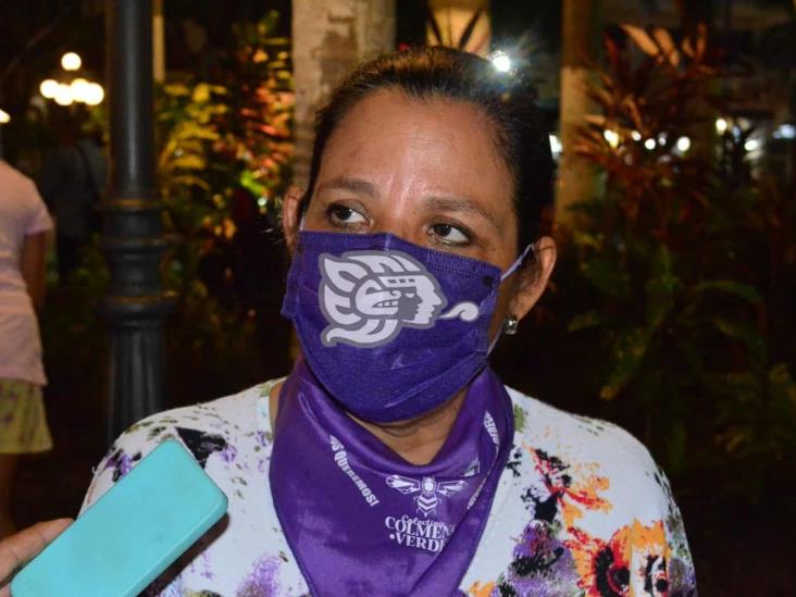 Organizaciones a favor de las mujeres conmemoran el N25 informando en Veracruz