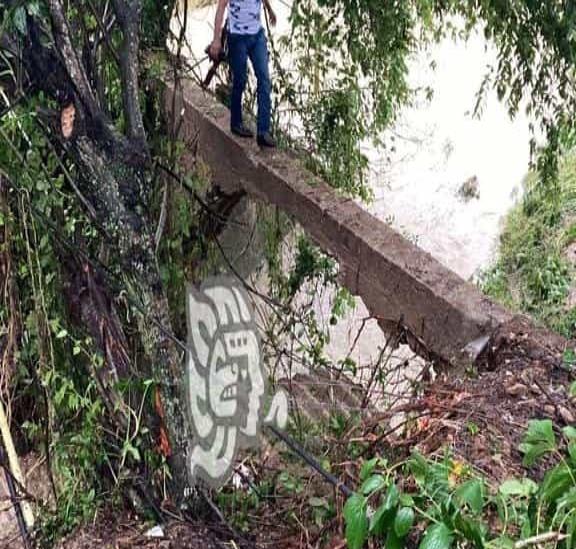 Ante la falta de un puente, en Misantla ‘arriesgan la vida’ para cruzar río Palchán