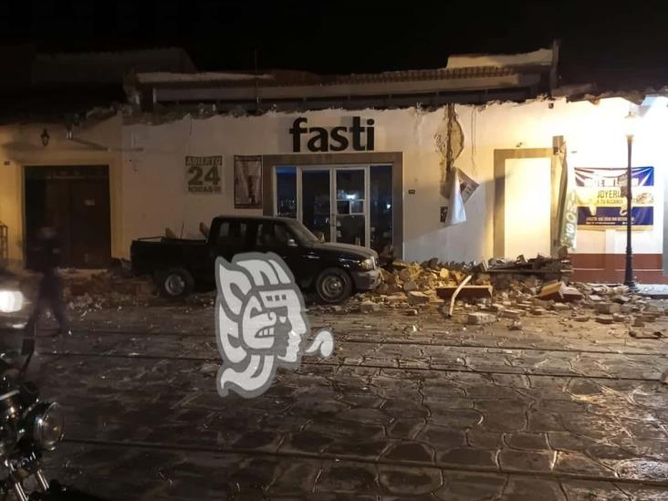 En Xico, se derrumba alero de casona donde se inauguró tienda Fasti