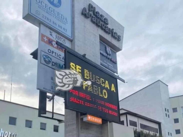 Exhiben infidelidad en anuncio publicitario de Xalapa