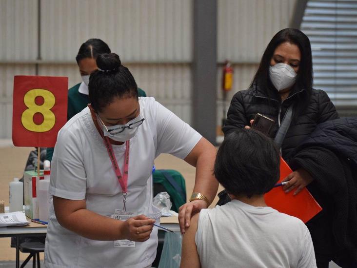 Aplica IMSS Veracruz-Norte primera dosis contra COVID-19 a adolescentes