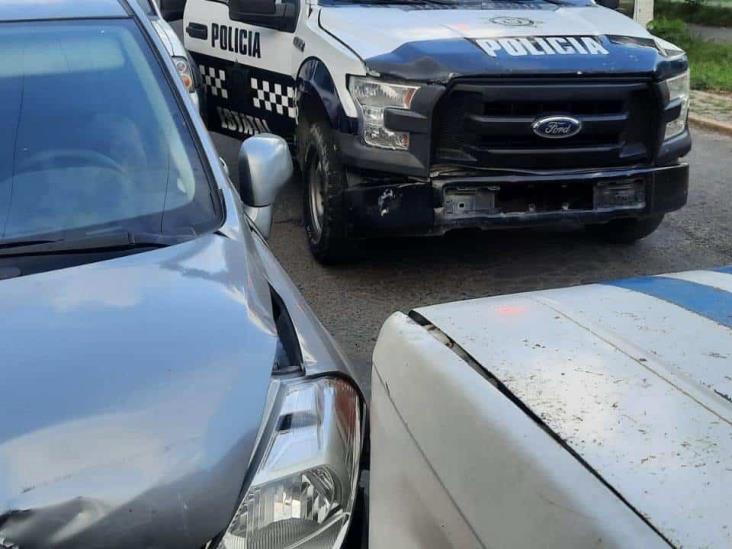 Conductor de camioneta de cocos, provoca accidente en Veracruz