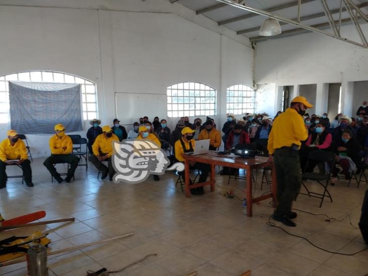 Capacitan a beneficiarios de Sembrando Vida en el combate de incendios forestales