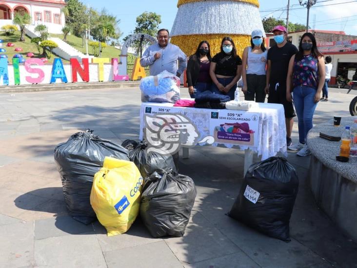 Estudiantes del Tec Misantla recaban artículos invernales