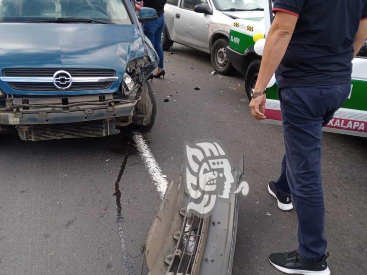 Un lesionado deja choque de autos en la Xalapa-Perote, a la altura de El Rosario