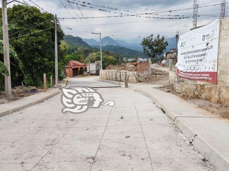 En Chiltoyac, vecinos reprochan atraso de obras de Hipólito Rodríguez