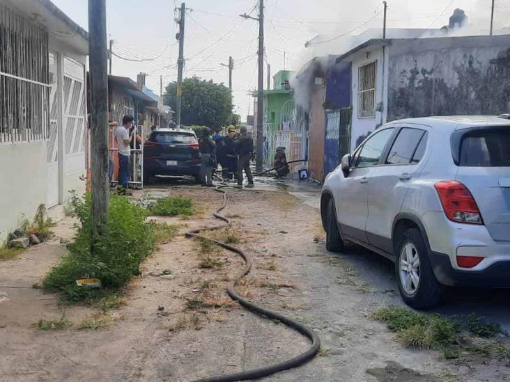 Se incendia vivienda en colonia Las Brisas