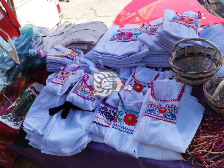 Se instalan comerciantes de productos guadalupanos en Nanchital
