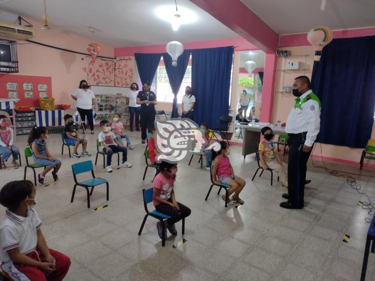 Brindan cursos de cultura vial en Cosoleacaque