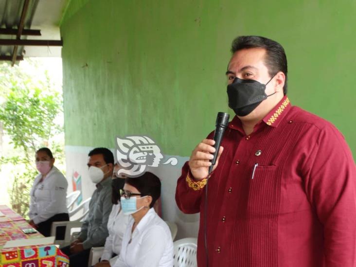 Titular del Registro Civil en Veracruz entregó actas a menores de edad, en Misantla