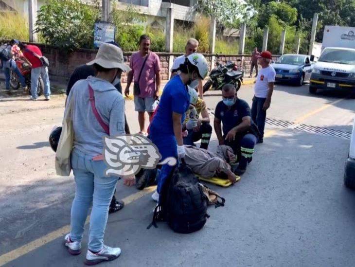 Camioneta fantasma arrolla a motocilista en Cardel