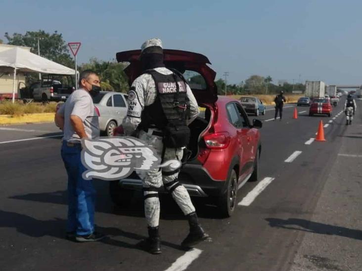 Con todo y vehículo, comando levanta a hombre frente laguna de Casa Blanca, en Xalapa