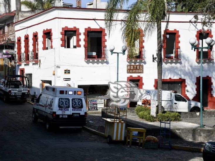 Joven mujer envenena a su bebé y luego se suicida en hotel de Xalapa