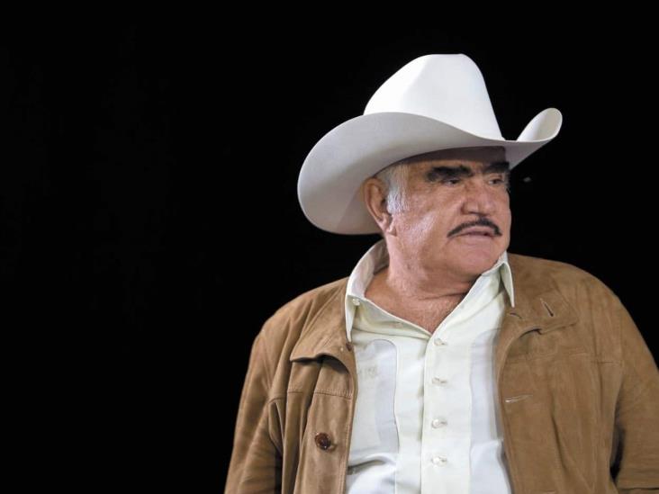 Vicente Fernández está grave, revela hijo del cantante