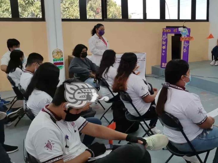 Inicia la vacunación de población 15 a 17 años en Nanchital