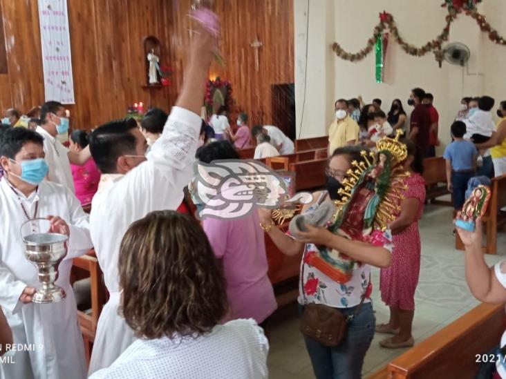 Fieles católicos festejaron a la Virgen de Guadalupe en Cosoleacaque