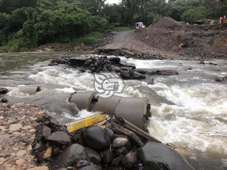 Nuevamente, lluvias destruyen paso provisional a sierra de Misantla