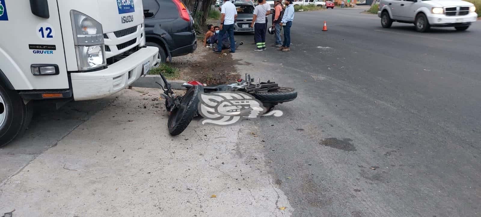 Motociclista Resulta Lesionado Tras Sufrir Accidente