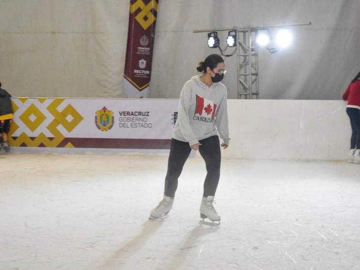 Festival Navideño sobre hielo en la “Margarita Maza de Juárez”