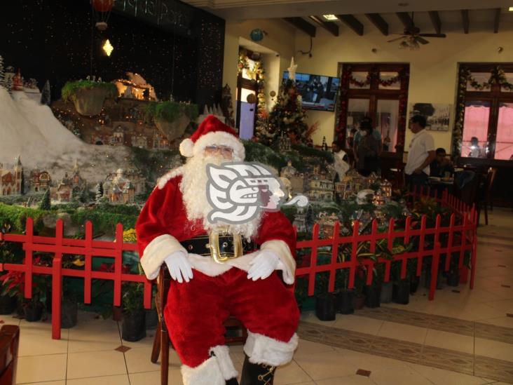 Llega Santa Claus al centro de Veracruz