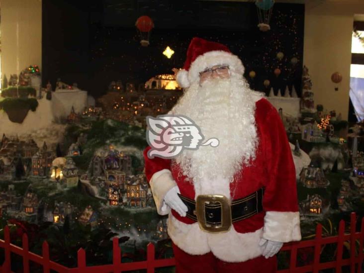 Llega Santa Claus al centro de Veracruz