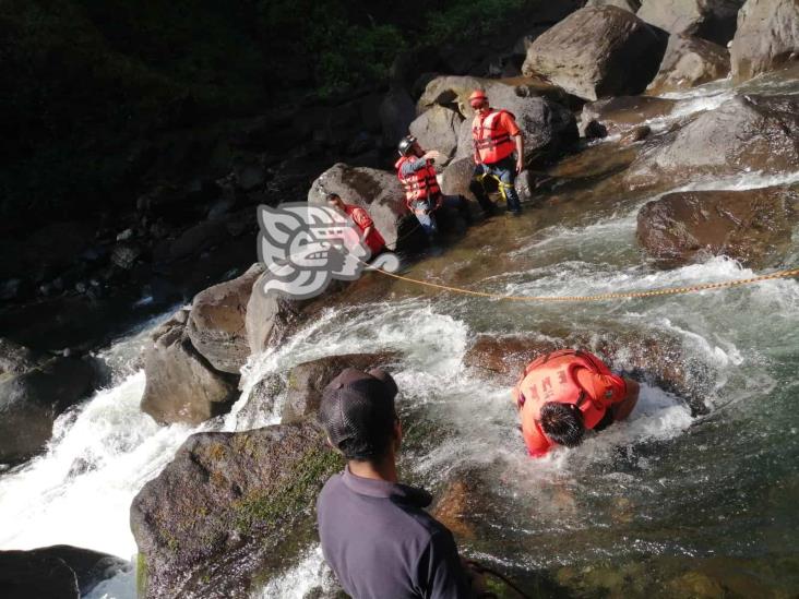 Recuperan restos en cascada de Texolo; serían de Estrella Guadalupe