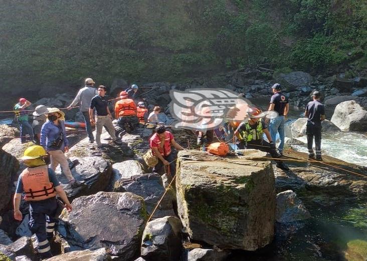 Recuperan restos en cascada de Texolo; serían de Estrella Guadalupe