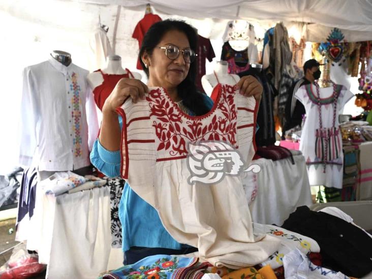 Pandemia obliga a los artesanos de Papantla a abandonar bordados