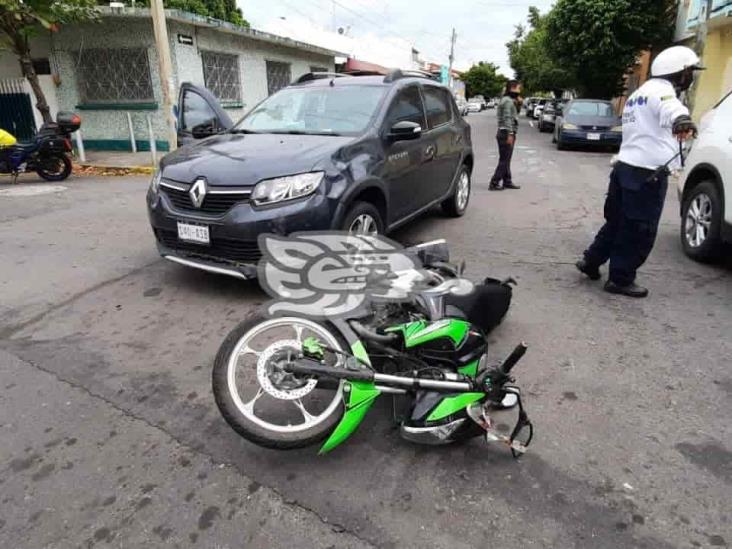 Choque deja dos personas lesionadas en calles de Veracruz