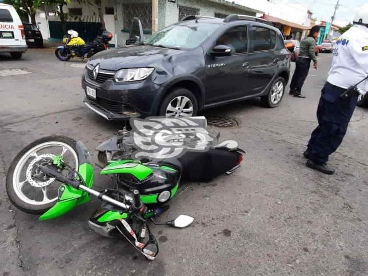 Choque deja dos personas lesionadas en calles de Veracruz